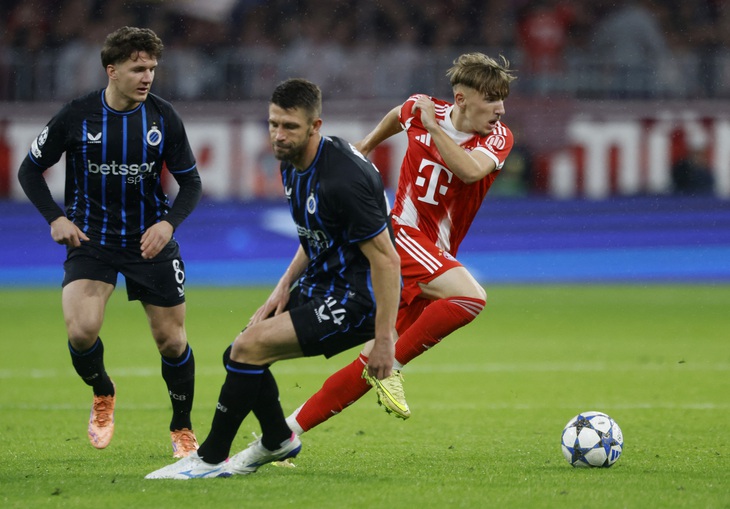 Xuất hiện ngôi sao 17 tuổi 'ngoại hình Messi, đá hay như Yamal' - Ảnh 2.