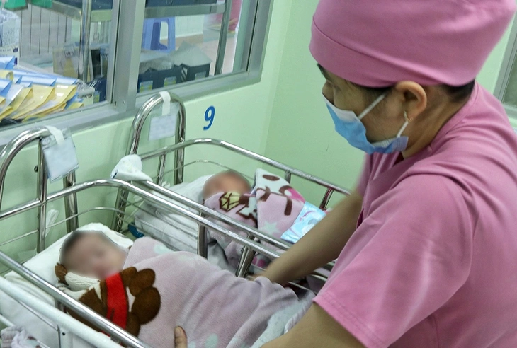 Xót xa hàng chục trẻ sơ sinh bị bỏ rơi tại Bệnh viện Đa khoa Bình Dương - Ảnh 1.