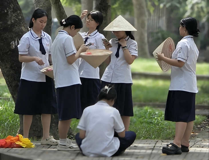 tuổi thơ hạnh phúc - Ảnh 2.