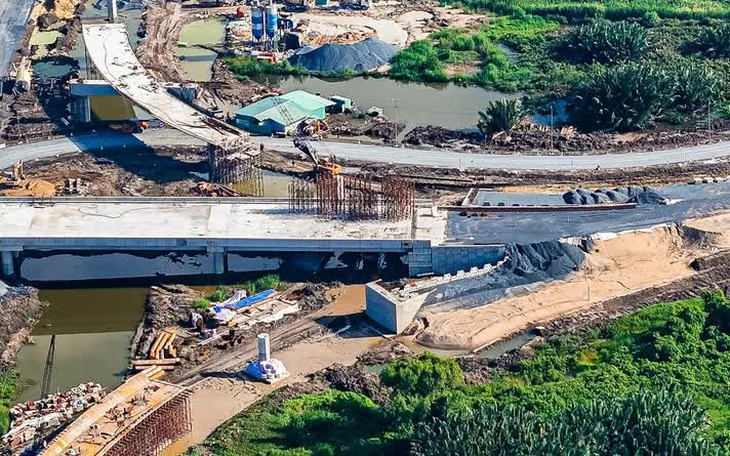 Ban Giao thông TP.HCM: Nhánh A cầu cạn vành đai 3 bị lún khoảng 35m - Ảnh 3.