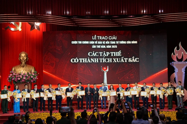 Tổng Bí thư Đảng Cộng sản Thụy Sĩ nhận giải A cuộc thi bảo vệ nền tảng tư tưởng của Đảng - Ảnh 7. bảo vệ nền tảng tư tưởng của Đảng - Ảnh 4.