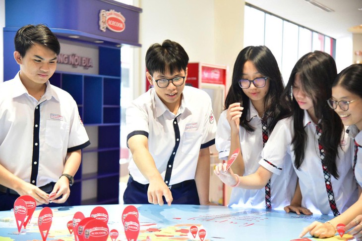Cùng học sinh Trường THPT Ten Lơ Man khám phá Acecook- Ảnh 5. Cùng học sinh Trường THPT Ten Lơ Man khám phá Acecook- Ảnh 5.