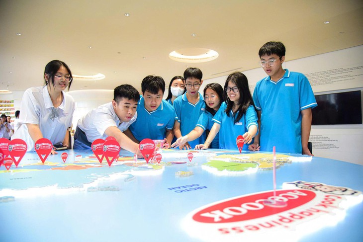 Cùng học sinh Trường THPT Ten Lơ Man khám phá Acecook- Ảnh 7. Cùng học sinh Trường THPT Ten Lơ Man khám phá Acecook- Ảnh 7.