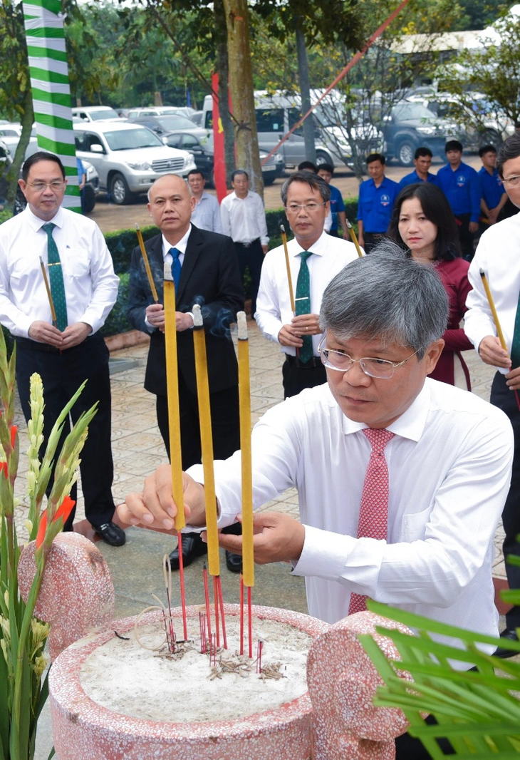 96 năm - từ dòng mủ trắng đến sức mạnh xanh của ngành cao su Việt Nam - Ảnh 2.
