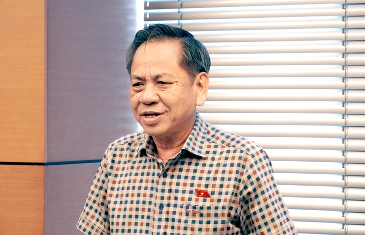 Đại biểu Quốc hội đồng tình làm một bộ sách giáo khoa, đề nghị kiểm soát giá - Ảnh 1.