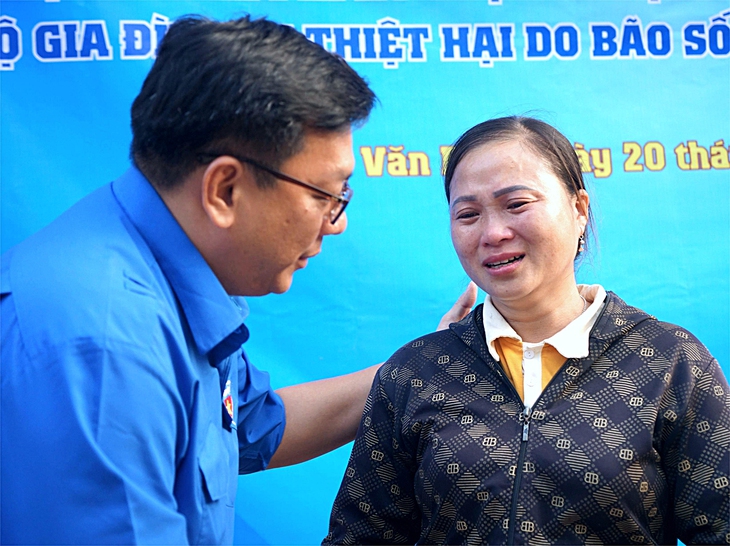 Lũ qua, dựng lại mái nhà - Ảnh 2. Lũ qua, dựng lại mái nhà - Ảnh 2.