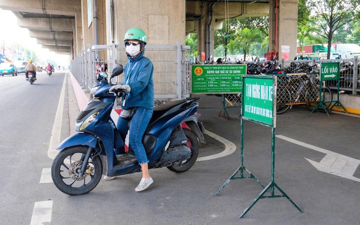 Dời bãi giữ xe khách đi metro số 1, đề xuất tại sân khấu Sen Hồng công viên 23/9 - Ảnh 3.