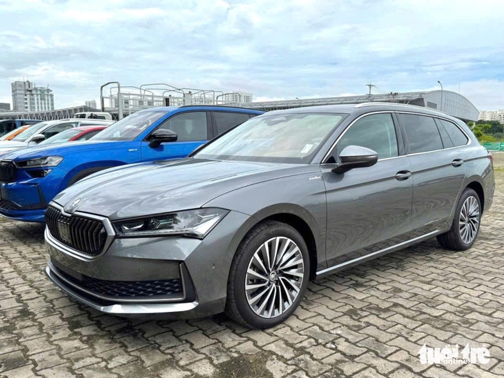Skoda Superb - Ảnh 3.