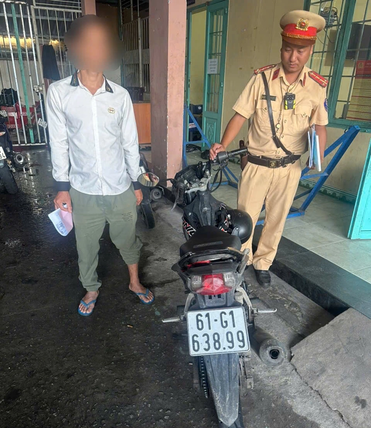 Bị ghi hình lái xe lạng lách rồi đăng trên mạng xã hội, nam thanh niên bị phạt 9 triệu đồng - Ảnh 2.