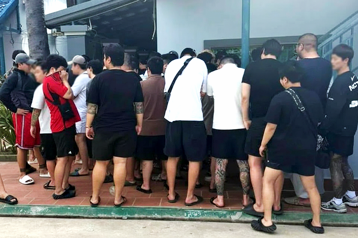 Campuchia lại bắt thêm 57 người Hàn Quốc và 29 người Trung Quốc nghi dính líu lừa đảo - Ảnh 1.