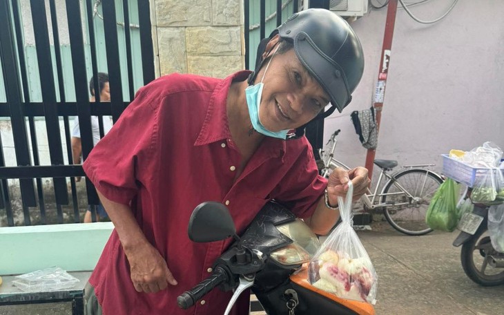 Mai Trần được giúp trở lại nghệ thuật sau thời gian nghỉ vì bệnh tim, làm shipper  - Ảnh 2.