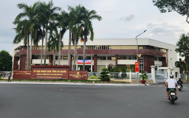 Đề xuất dùng trụ sở Quận ủy, UBND quận 12 cũ với 3,2ha làm trường liên cấp - Ảnh 2.