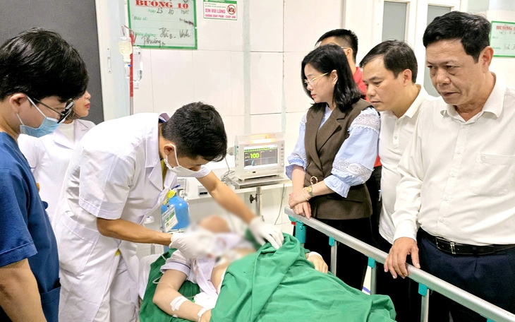 Các nữ điều dưỡng dũng cảm giành bệnh nhi từ tay kẻ cầm dao truy sát - Ảnh 4.