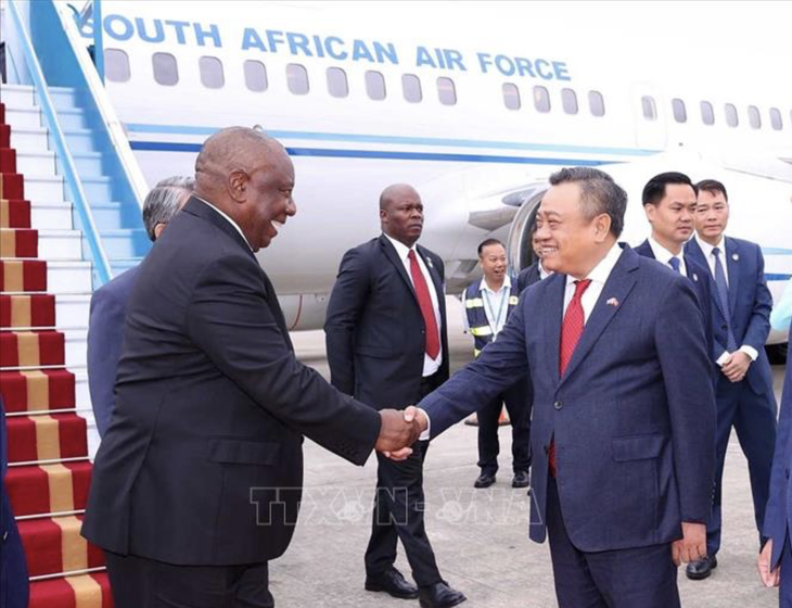 Tổng thống Nam Phi Cyril Ramaphosa trở lại thăm Việt Nam sau 9 năm - Ảnh 1.