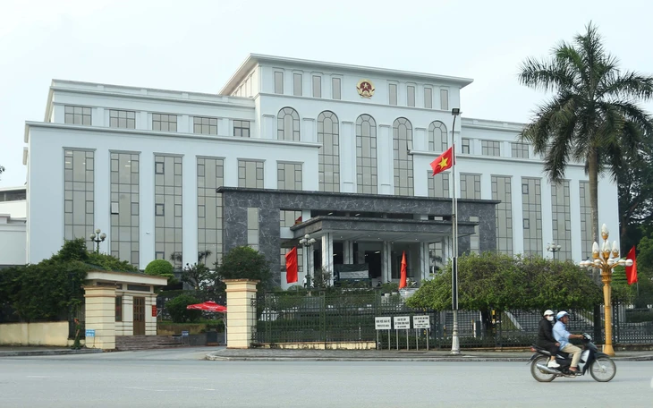 Bắt một giáo viên làm giả công văn của UBND tỉnh - Ảnh 4.