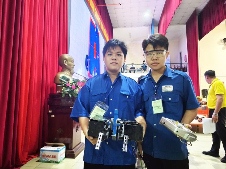 Những màn 'so găng' robot nghẹt thở: rượt đuổi, chạm trán, giành giật từng điểm số- Ảnh 4. robot - Ảnh 4.