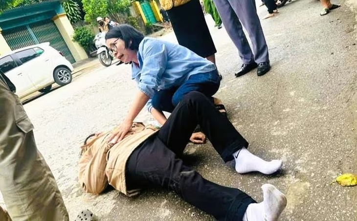 Nữ giám đốc bệnh viện hỗ trợ cứu người bị tai nạn giữa đường - Ảnh 1.