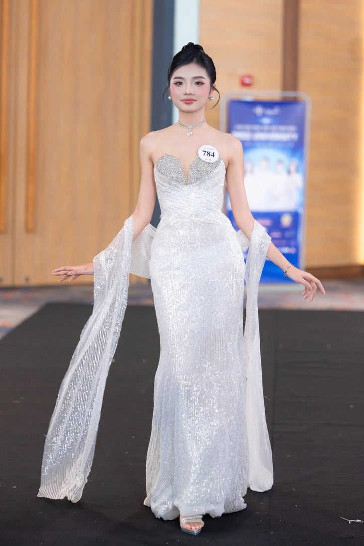 Những ứng viên tiềm năng cho vương miện Hoa hậu Sinh viên Việt Nam 2025 - Ảnh 11. Hoa hậu Sinh viên Việt Nam - Ảnh 12.