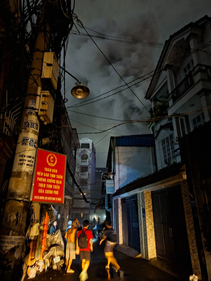 cháy cửa hàng - Ảnh 3.