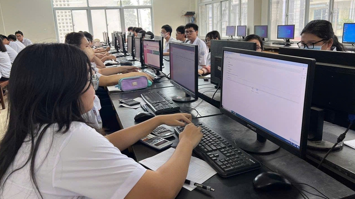 Thi tốt nghiệp THPT - Ảnh 1.