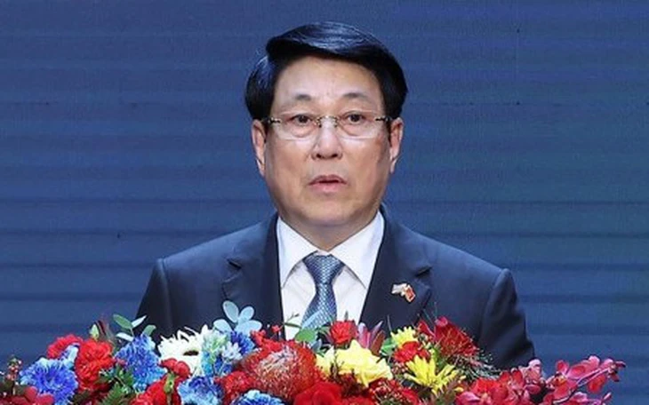 Ông Trump hạ cánh xuống Malaysia, bắt đầu chuyến công du châu Á - Ảnh 2.