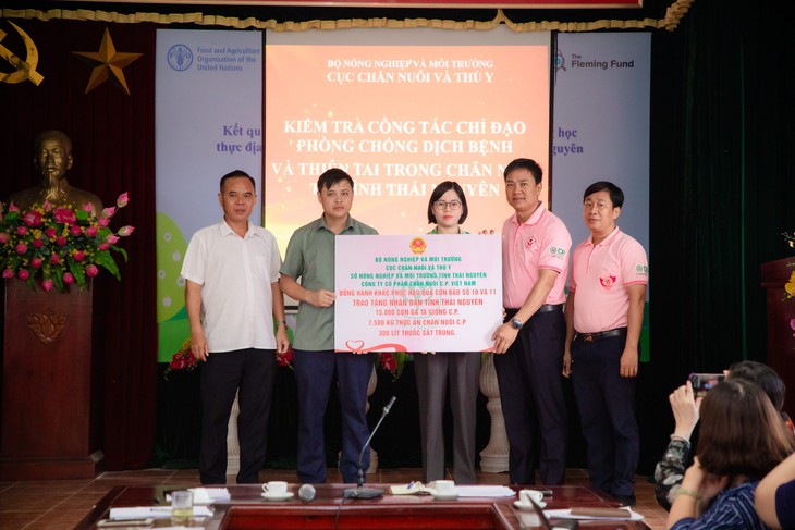 C.P. Việt Nam chung tay hướng về đồng bào vùng lũ - Ảnh 2.