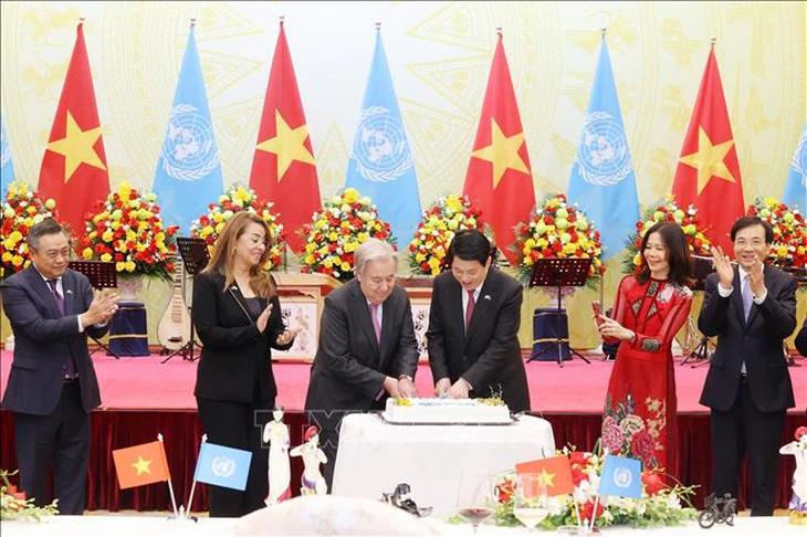 Chủ tịch nước và Tổng thư ký Guterres cắt bánh mừng kỷ niệm 80 năm Liên hợp quốc - Ảnh 2. Liên hợp quốc - Ảnh 2.