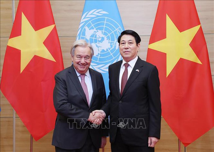 Chủ tịch nước và Tổng thư ký Guterres cắt bánh mừng kỷ niệm 80 năm thành lập Liên hợp quốc - Ảnh 1.