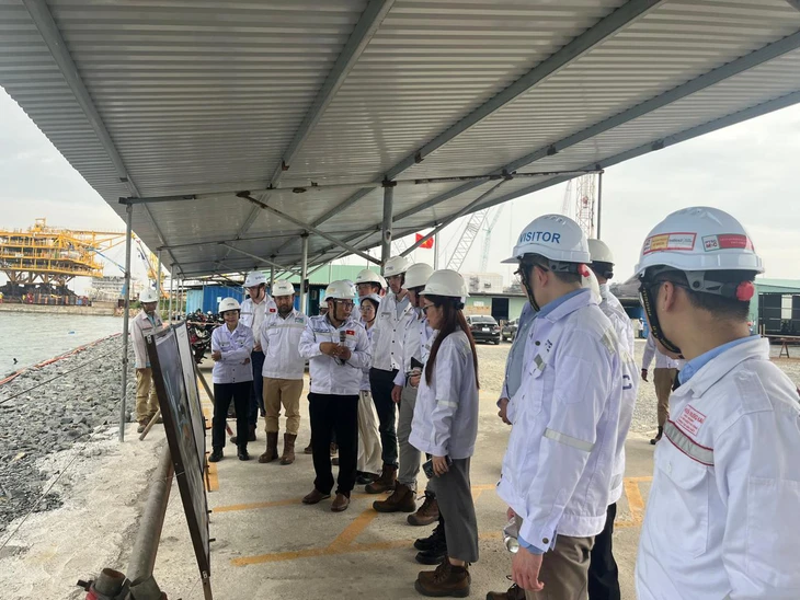 Anh tiếp tục quan tâm đến dự án năng lượng sạch tại Việt Nam - Ảnh 1.