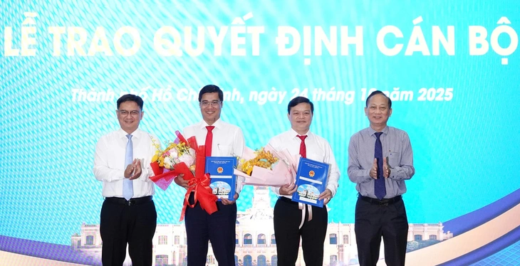 TP.HCM phê chuẩn chủ tịch UBND phường Vũng Tàu, xã Đất Đỏ- Ảnh 1. TP.HCM phê chuẩn Chủ tịch UBND phường Vũng Tàu, xã Đất Đỏ - Ảnh 1.