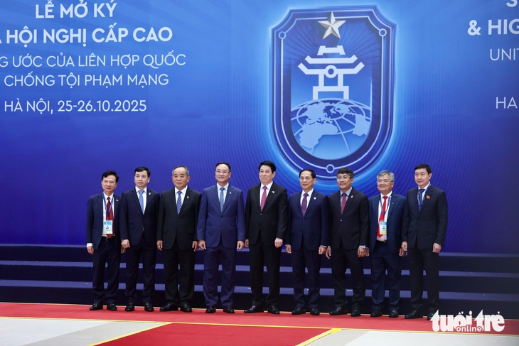 Chủ tịch nước Lương Cường đón lãnh đạo các nước, tổ chức tham dự lễ mở ký Công ước Hà Nội - Ảnh 8.