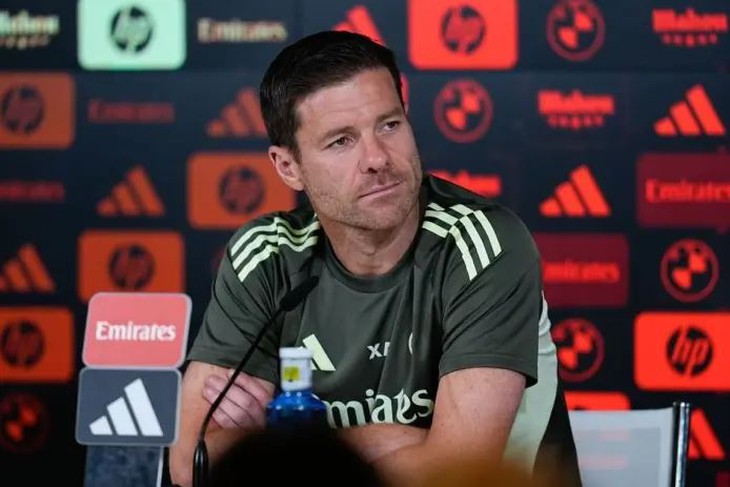 Xabi Alonso khát khao đánh bại 'đội đáng ghét' Barca - Ảnh 1.