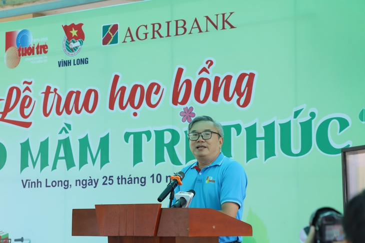 'Gieo mầm tri thức' đến với học sinh xã Bảo Thạnh, Vĩnh Long - Ảnh 2.