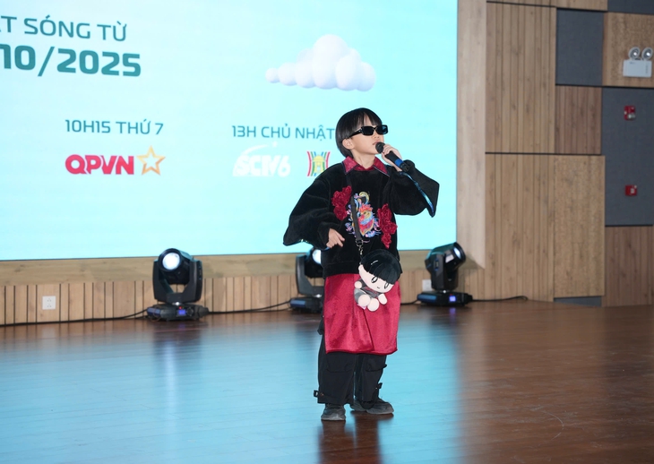 Trường học siêu sao dạy gì khi có nhiều đứa trẻ 'chín ép' vì tham vọng của người lớn? - Ảnh 2.