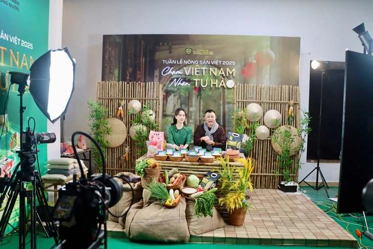 livestream - Ảnh 1.