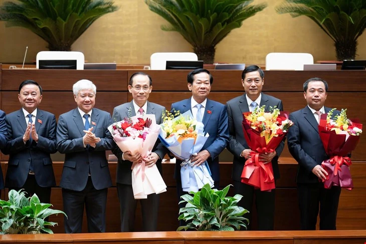 Lê Hoài Trung - Ảnh 2.