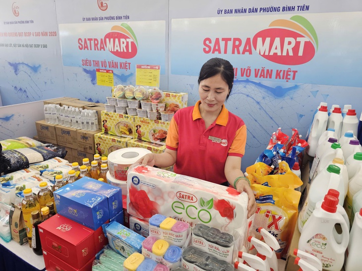 Doanh nghiệp sản xuất, bán lẻ tung chiến lược giữ khách mùa Tết 2026 - Ảnh 2. tết - Ảnh 1.