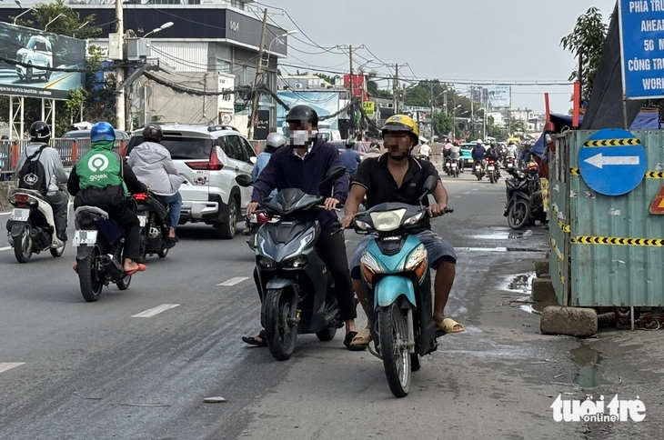 ngược chiều - Ảnh 6.