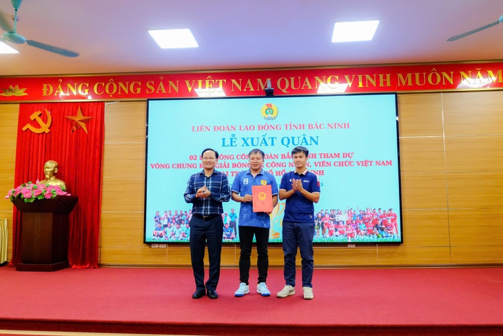 Hai đội đại diện gần 600.000 người lao động ở 'thủ phủ' công nghiệp xuất quân vào TP.HCM - Ảnh 3. Hai đội đại diện gần 600.000 người lao động ở 'thủ phủ' công nghiệp xuất quân vào TP.HCM - Ảnh 3.