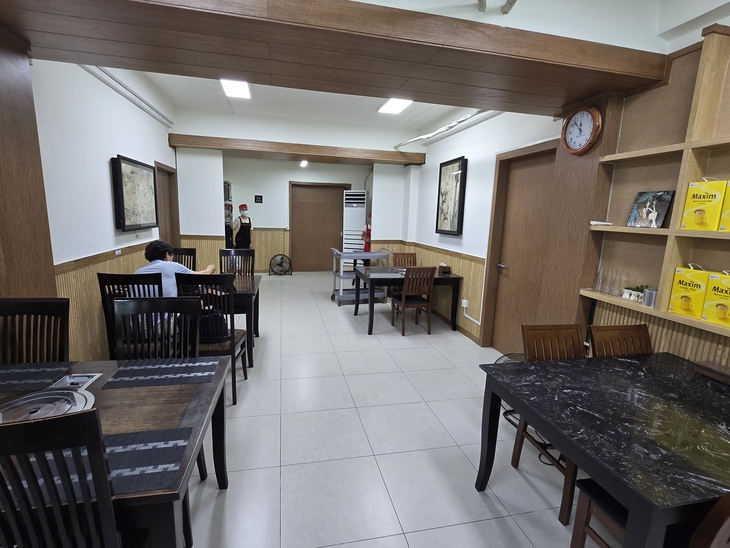 Ngành dịch vụ Hàn Quốc ở Campuchia vắng khách hơn cả thời COVID-19 - Ảnh 1.