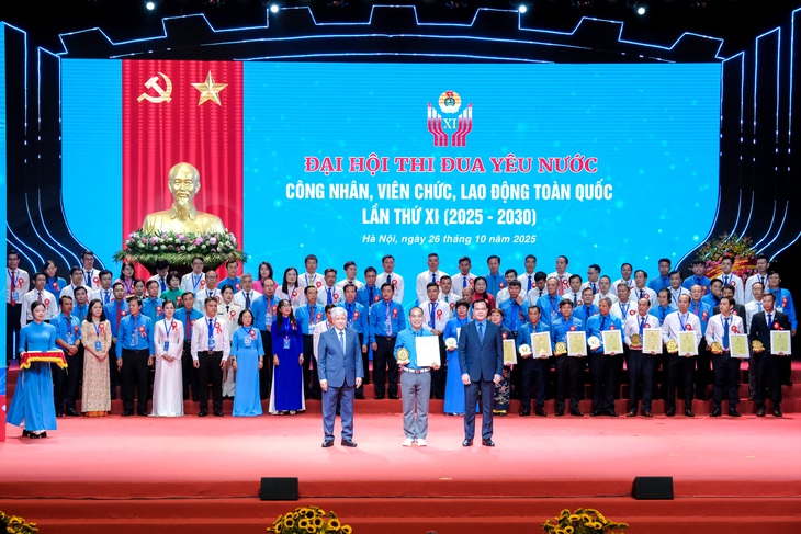 Vinh danh 80 gương lao động 'thắp lửa' phong trào thi đua yêu nước - Ảnh 3.
