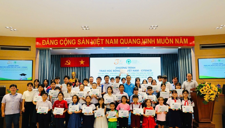 PRO Việt Nam trao 73 suất học bổng cho con em công nhân môi trường đô thị - Ảnh 4. công nhân môi trường - Ảnh 4.