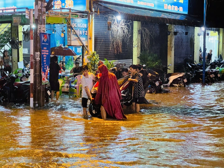 mưa to - Ảnh 1.