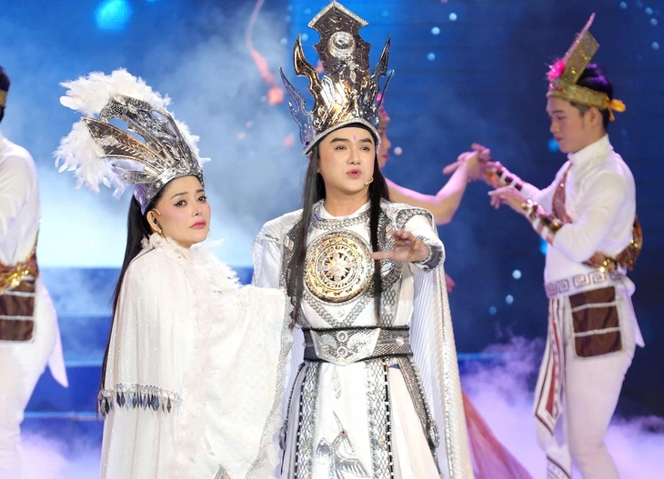Kim Tử Long với ký ức Chiếc áo thiên nga từ live show của Hồng Quyên - Ảnh 3. Kim Tử Long với ký ức Chiếc áo thiên nga từ live show của Hồng Quyên - Ảnh 3.
