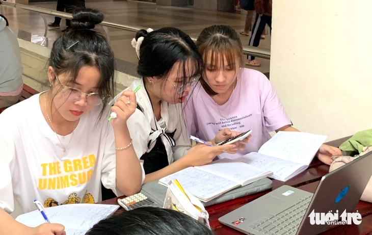 Giờ học đại học: khác nhau giữa các trường, có nơi tiết 1 từ 6h- Ảnh 1. giờ học - Ảnh 1.