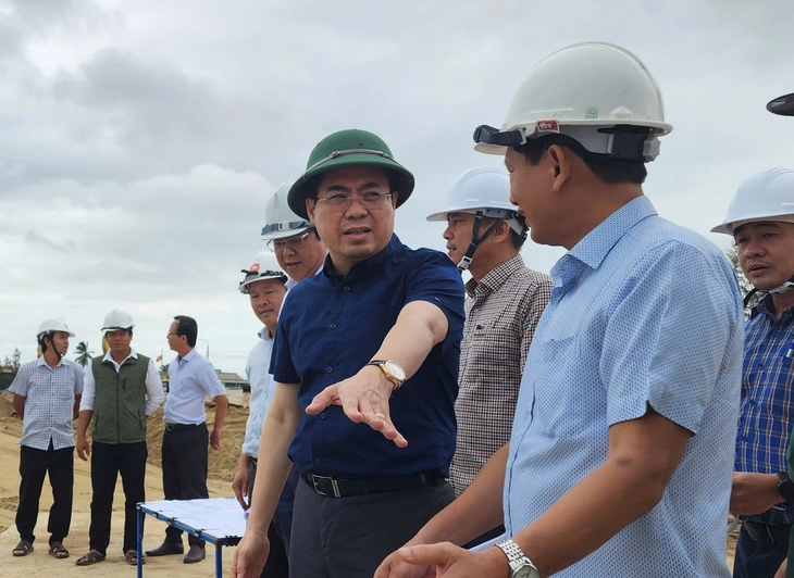 Thấy bất cập, xã đề xuất, Quảng Ngãi thấy đúng nên lược bớt thủ tục hành chính - Ảnh 1.