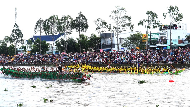 Đua ghe ngo - Ảnh 2.