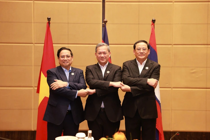 Thủ tướng Việt Nam, Campuchia, Lào ăn sáng làm việc: Phát huy truyền thống đoàn kết giữa ba nước - Ảnh 1. Thủ tướng - Ảnh 1.