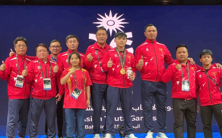 'Gánh tạ' cho ba mẹ thấy con gái thay đổi tích cực - Ảnh 5.