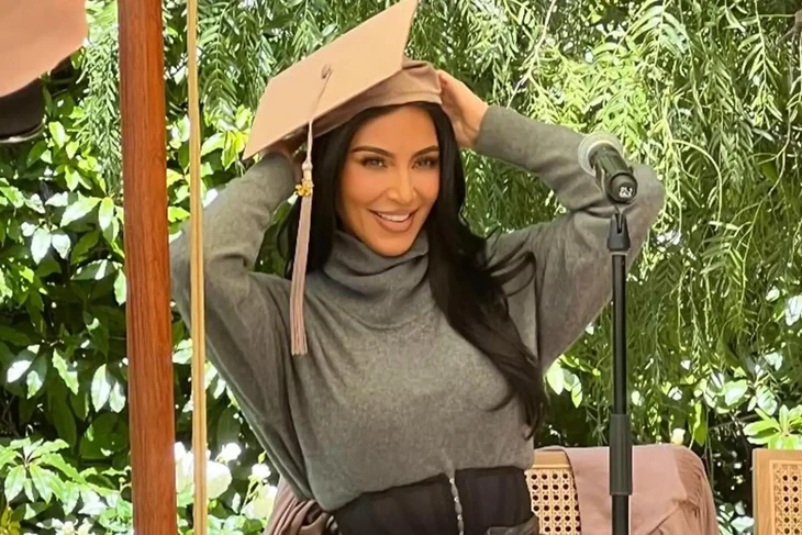Kim Kardashian - Ảnh 3.